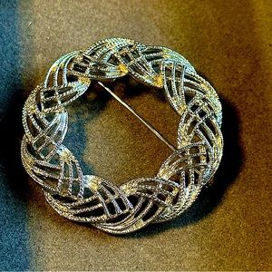 Vintage Sarah Coventry Woven Garland Brooch